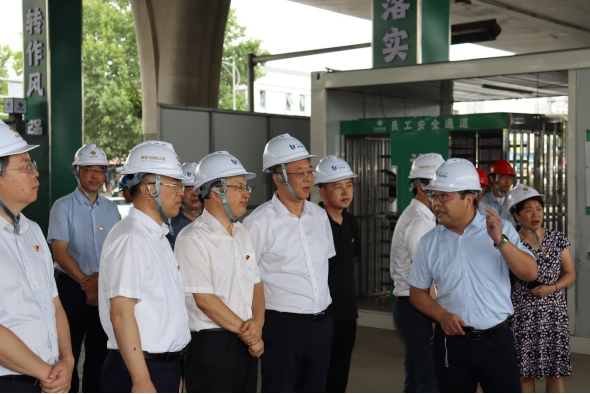 市國(guó)資委到重慶路快速路工程開展主題教育調(diào)研活動(dòng)
